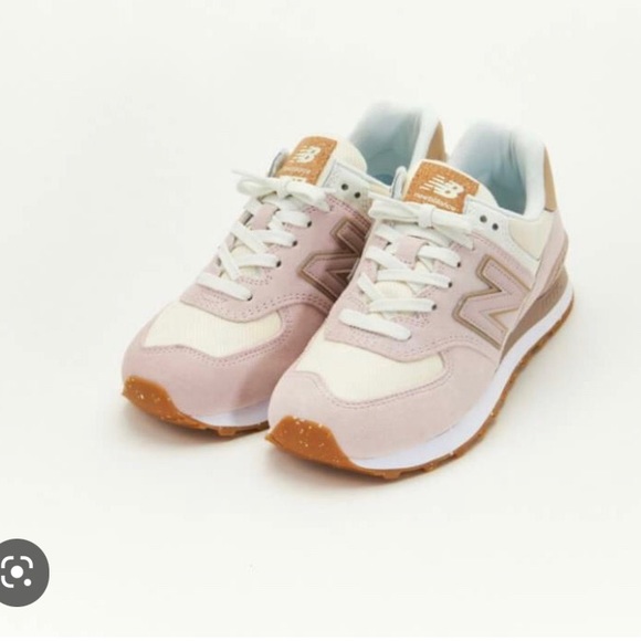New Balance 574 Woman’s Sneaker - Picture 3 of 10
